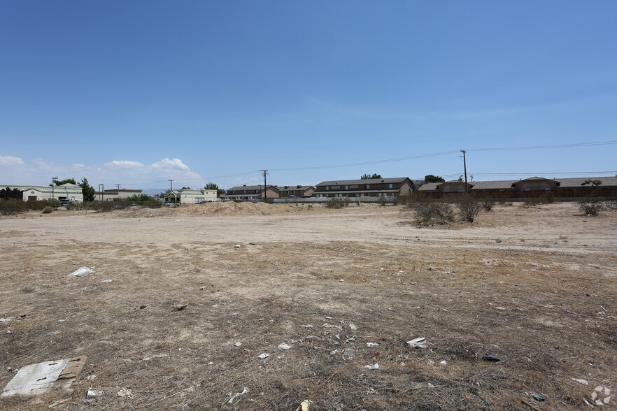 Bear Valley Rd, Hesperia, CA for sale - Primary Photo - Image 1 of 1