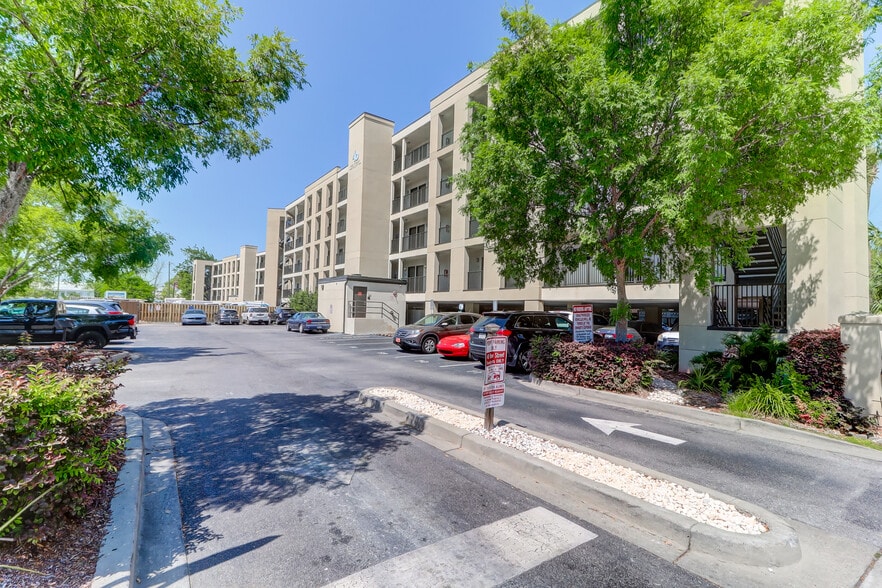 40 Bee St, Charleston, SC for sale - Building Photo - Image 1 of 1