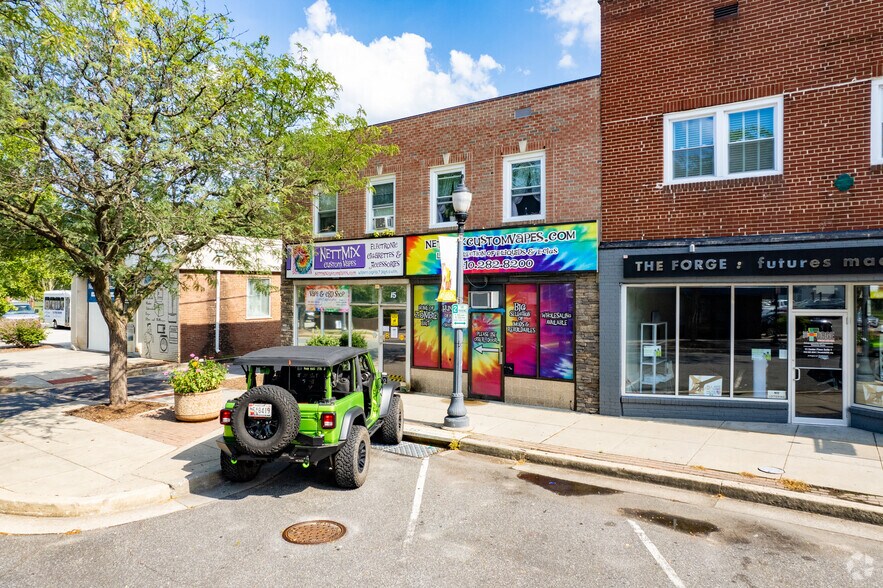 1315 Center Pl, Dundalk, MD 21222