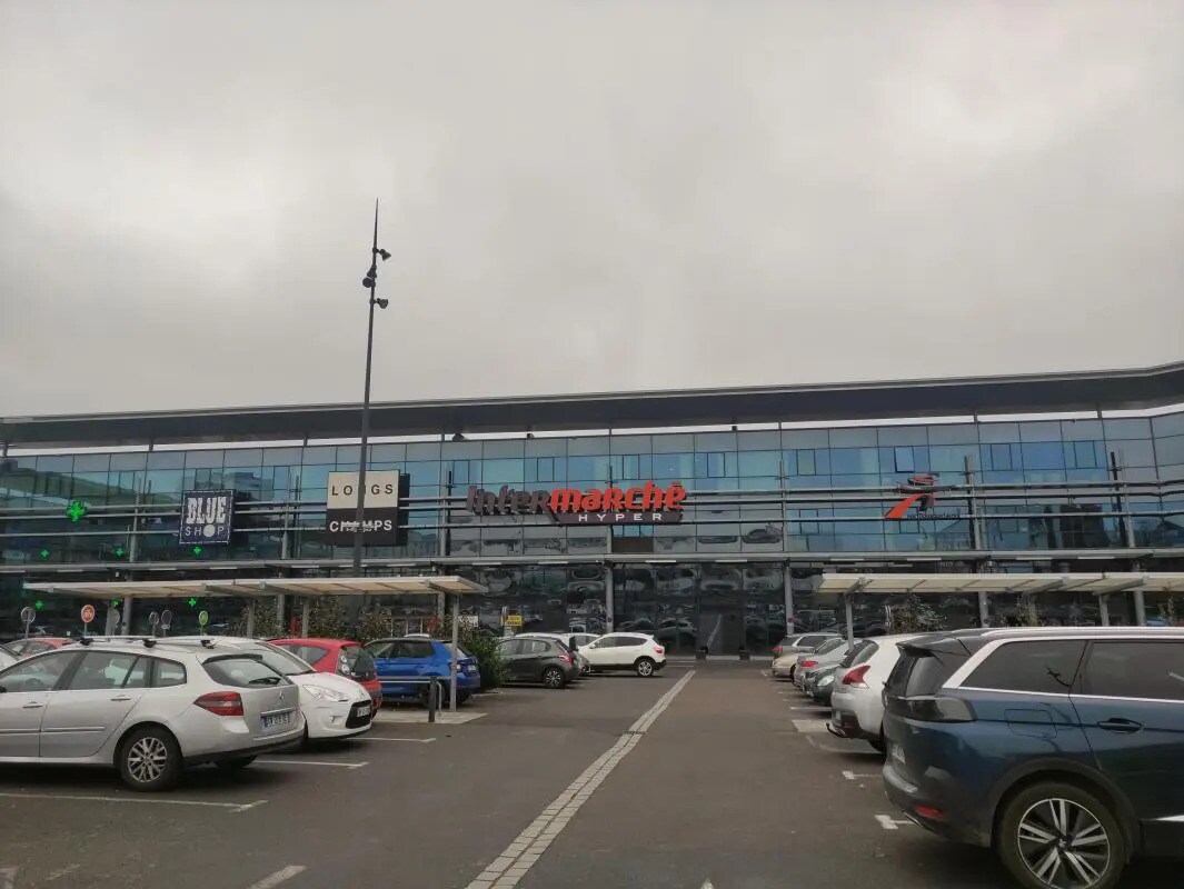Retail in Rennes for lease Building Photo- Image 1 of 4