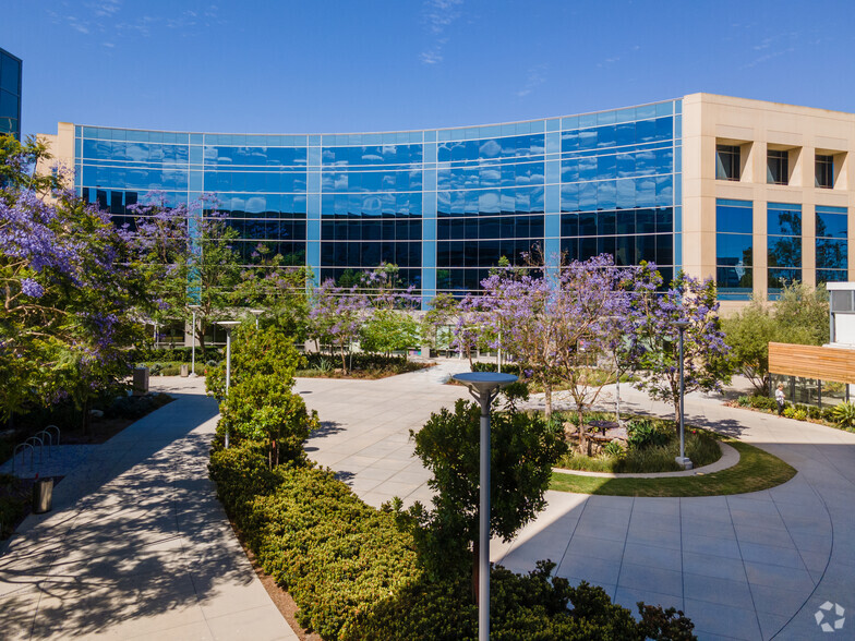 19540 Jamboree Rd, Irvine, CA for lease - Building Photo - Image 1 of 10