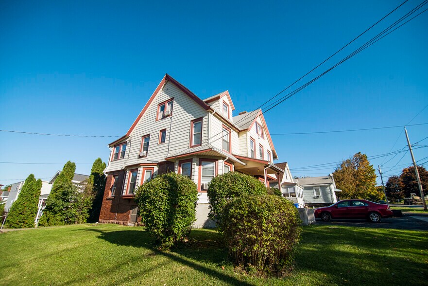 901 Danforth St, Syracuse, NY for sale - Primary Photo - Image 1 of 1