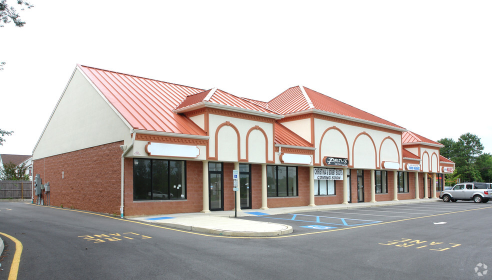 708 Fischer Blvd, Toms River, NJ for lease - Primary Photo - Image 1 of 3