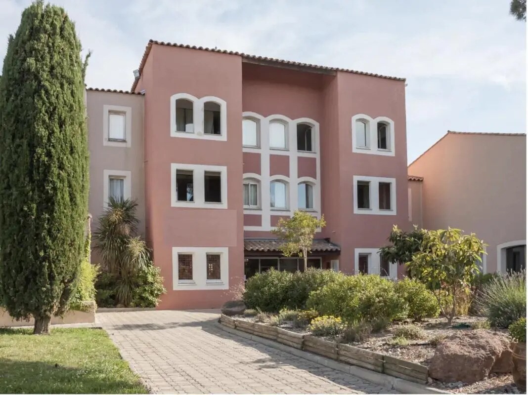 Office in Saint-Raphaël for sale Building Photo- Image 1 of 7