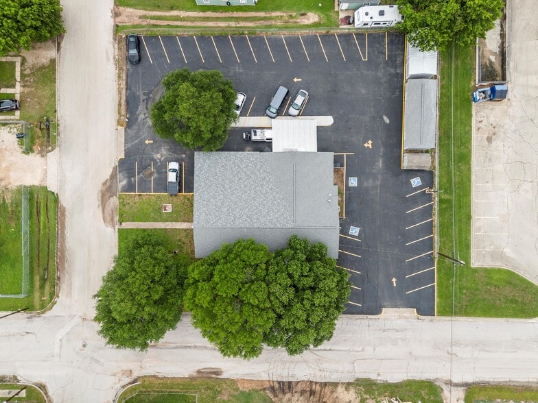 1301 S 30th St, Waco, TX for sale - Building Photo - Image 2 of 8