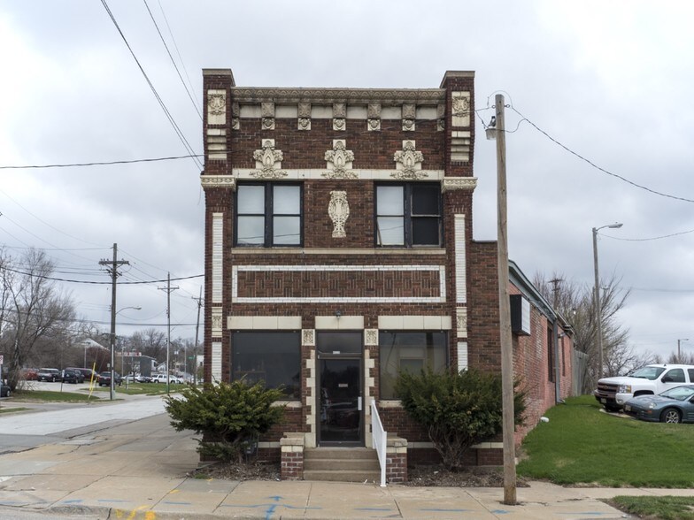 4524 Farnam St, Omaha, NE 68132