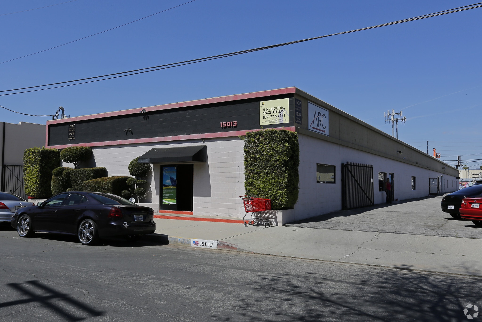 15013-15019 Califa St, Van Nuys, CA for lease Primary Photo- Image 1 of 8