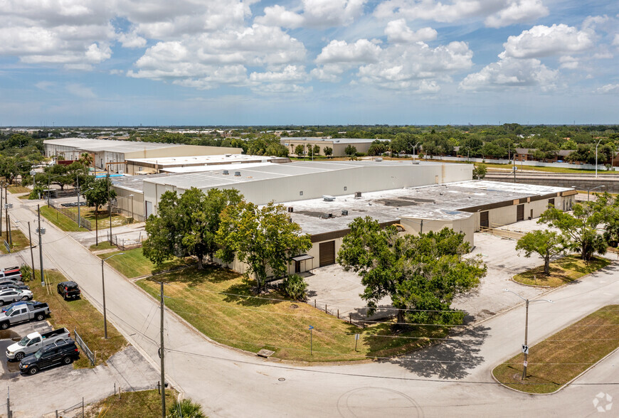 6750 N Bryan Dairy Rd, Seminole, FL for sale - Building Photo - Image 2 of 11