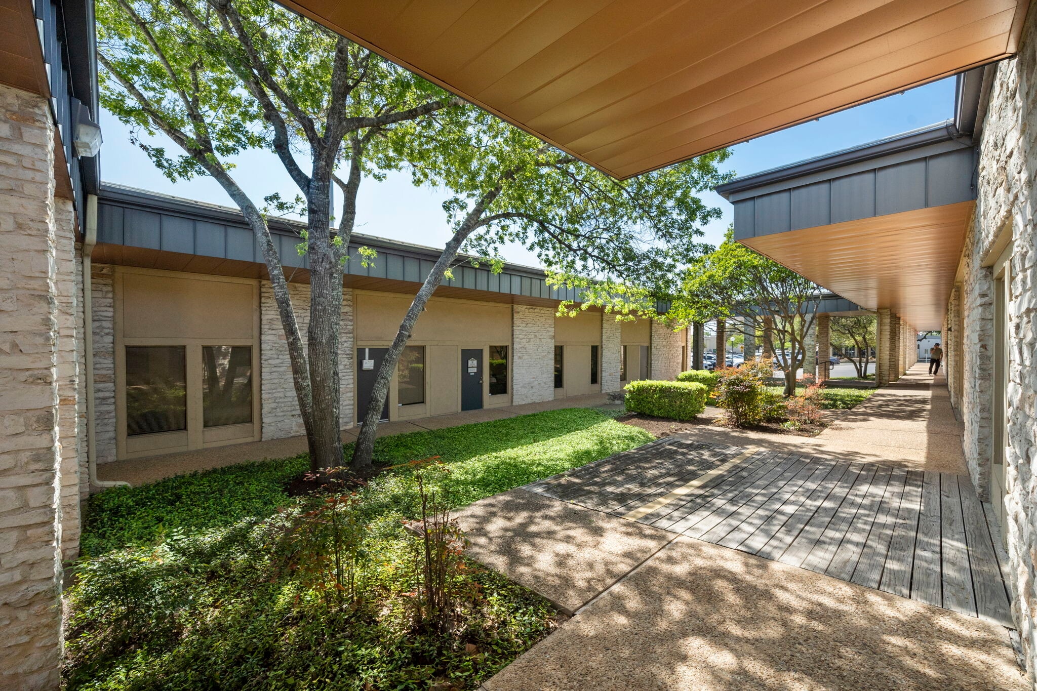 4419 Frontier Trl, Austin, TX for lease Building Photo- Image 1 of 8