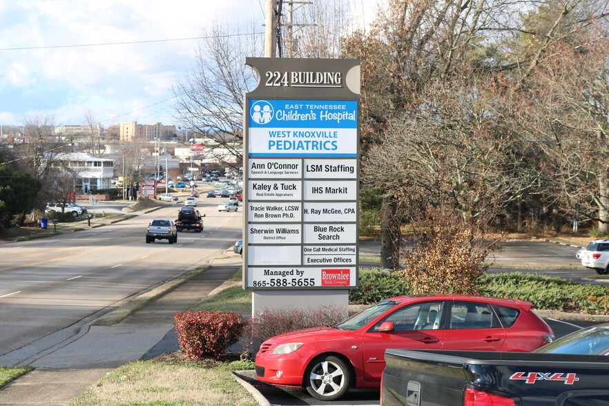 224 S Peters Rd, Knoxville, TN for lease - Building Photo - Image 3 of 4