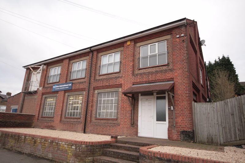 114 Severalls Av, Chesham, HP5 3EL