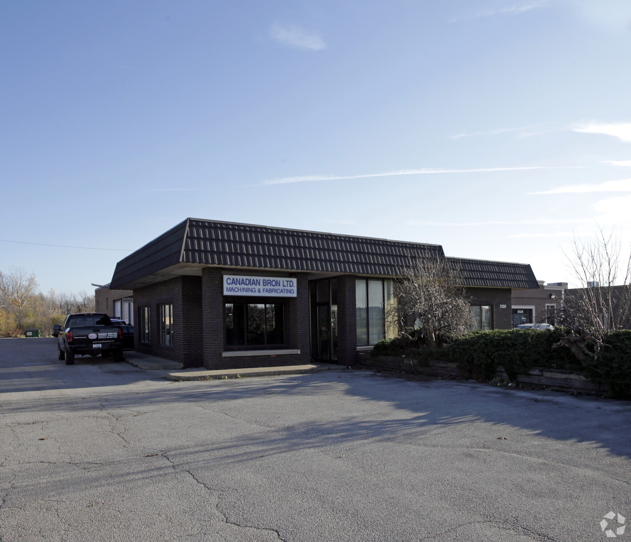 2120 Speers Rd, Oakville, ON for lease Primary Photo- Image 1 of 3