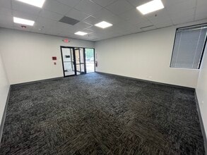 909 E Orchard St, Mundelein, IL for lease Interior Photo- Image 2 of 6