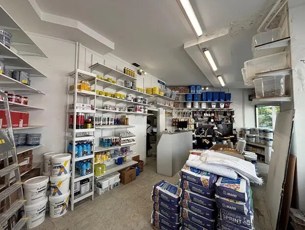 Retail in Paris for lease - Building Photo - Image 2 of 6