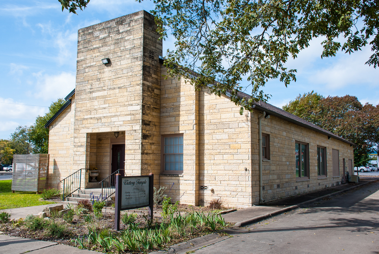 600 Earl Garrett, Kerrville, TX for sale Building Photo- Image 1 of 1