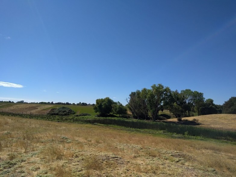 SEC Lower Sacramento Rd & Liberty Rd, Galt, CA for sale - Building Photo - Image 1 of 1