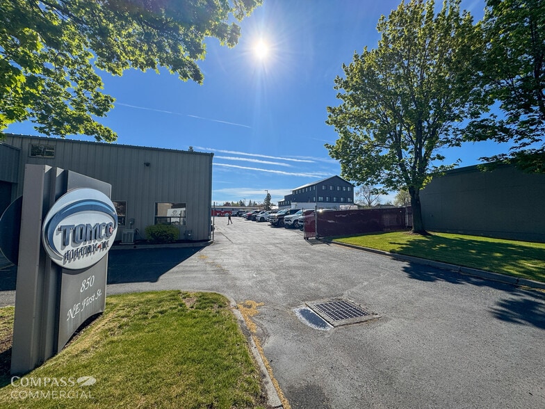 850 NE 1st St, Bend, OR for lease - Building Photo - Image 3 of 15