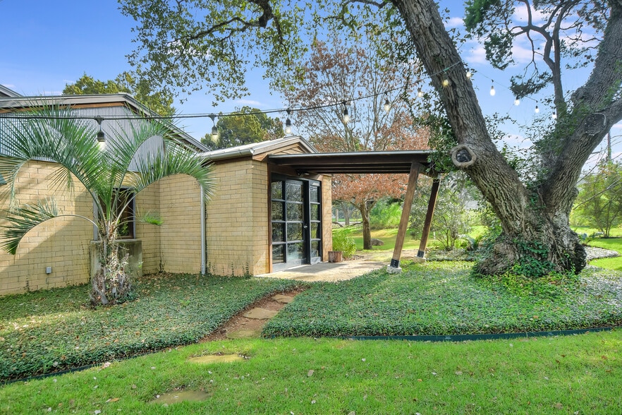 4942 W Highway 290, Austin, TX for sale - Building Photo - Image 1 of 1