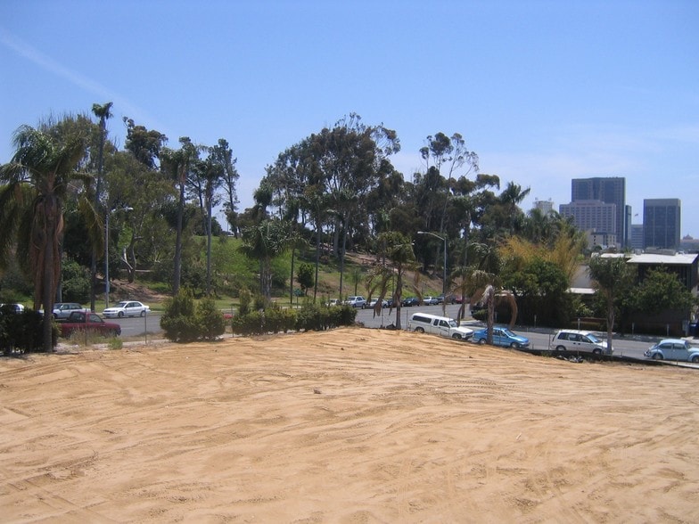 526 E Grape St, San Diego, CA for lease - Building Photo - Image 2 of 10