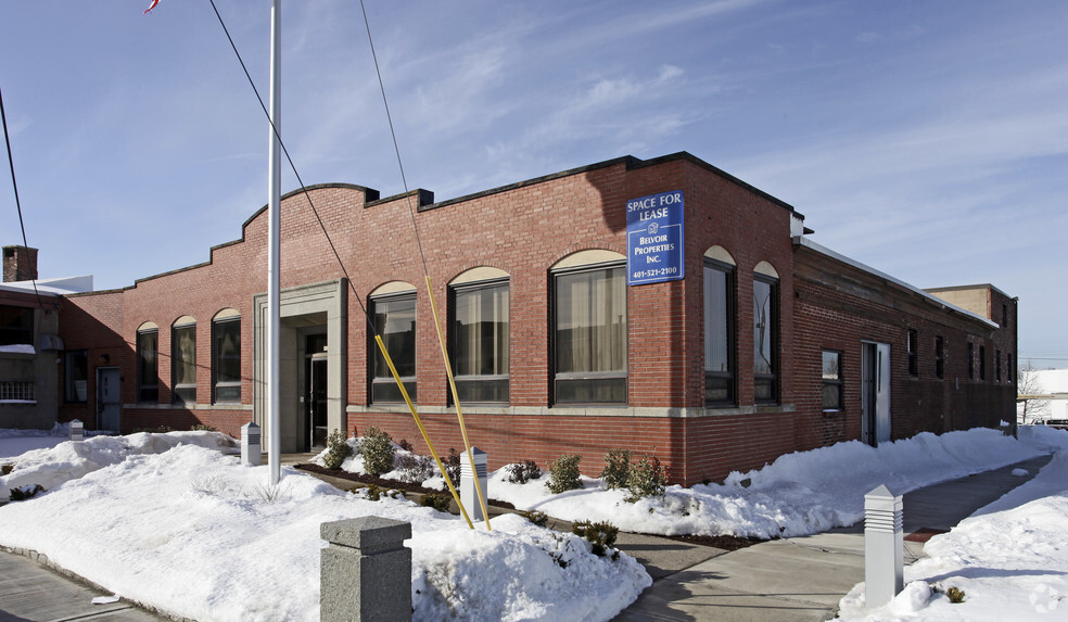 85-117 Ellenfield St, Providence, RI for lease - Building Photo - Image 1 of 4