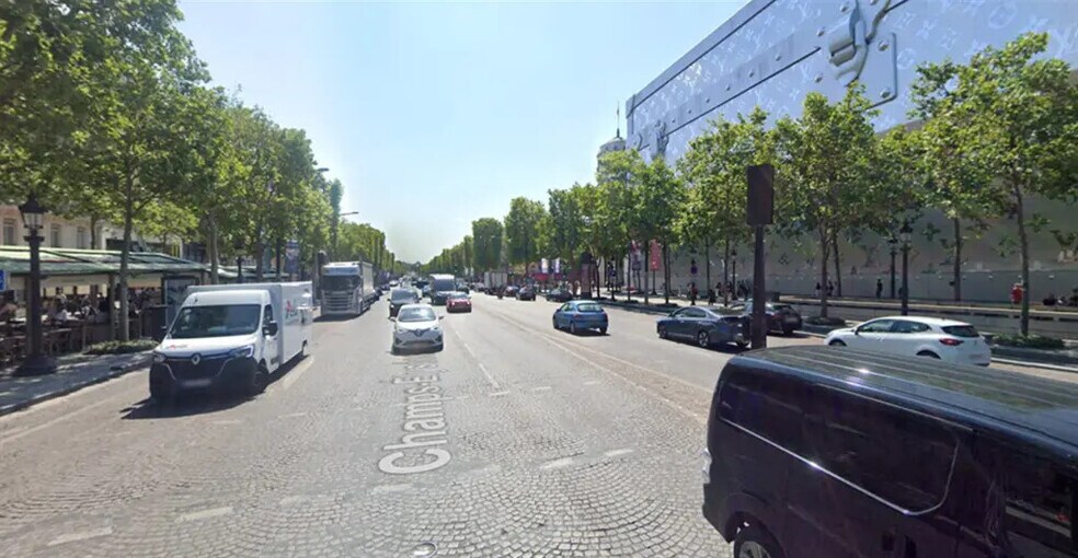 Office in Paris for lease - Building Photo - Image 2 of 3