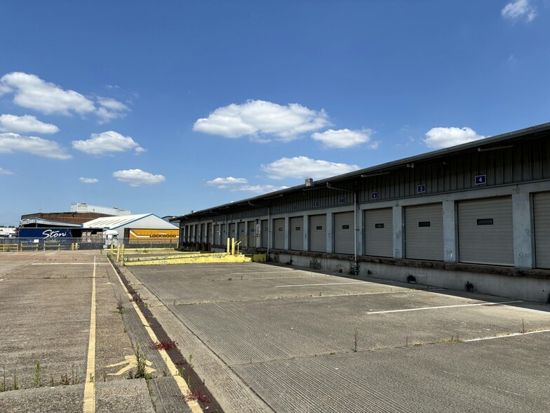 19 Millmarsh Ln, Enfield for lease - Building Photo - Image 3 of 10