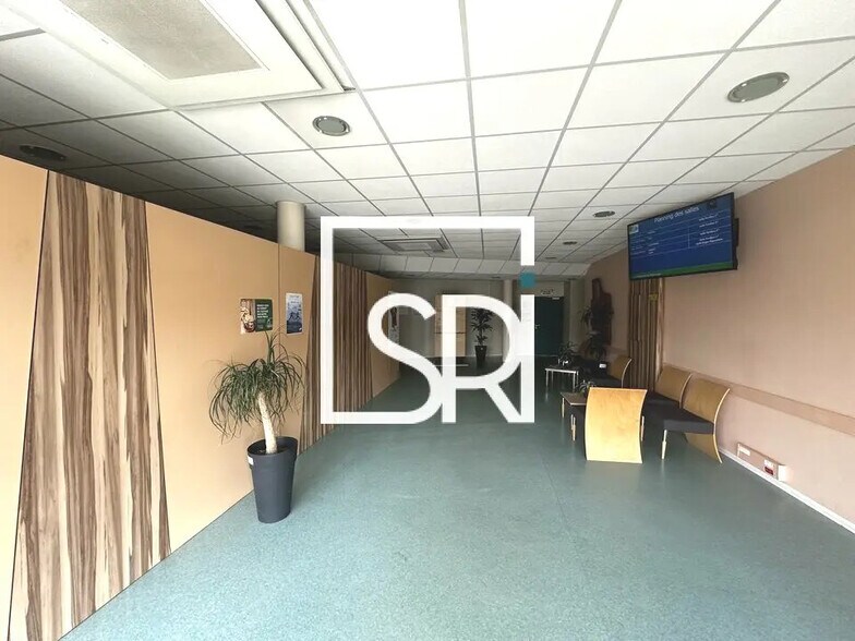 Office in Aubière for lease - Building Photo - Image 2 of 9