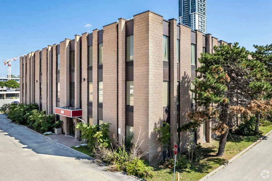 201 Consumers Rd, Toronto, ON for sale - Primary Photo - Image 1 of 1
