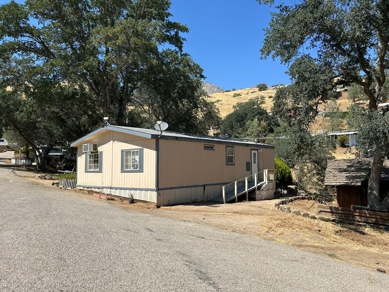 1042 Evans Rd, Wofford Heights, CA for sale - Building Photo - Image 3 of 13