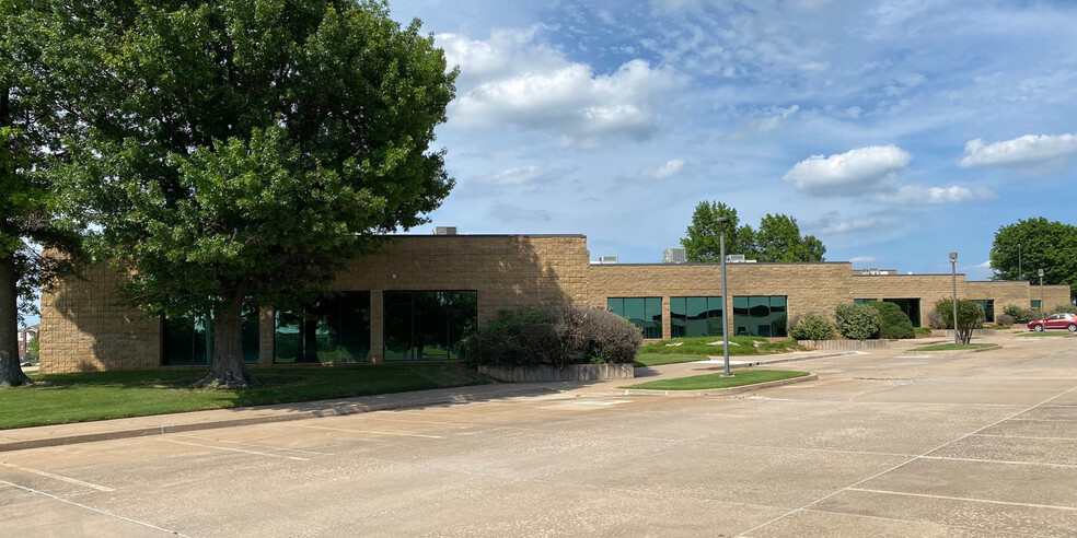 1700 W Albany St, Broken Arrow, OK for lease - Building Photo - Image 1 of 4