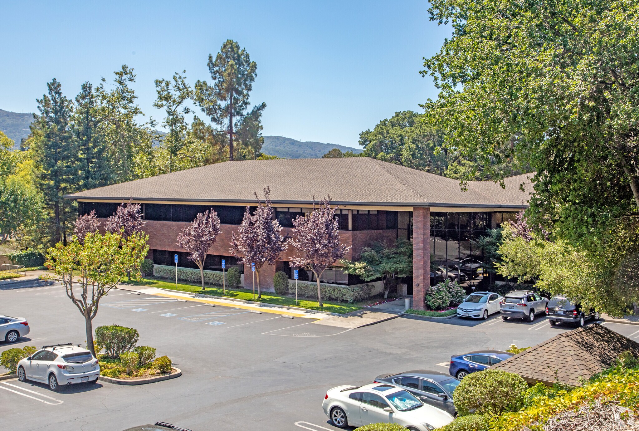 718 University Ave, Los Gatos, CA 95032 Twin Parks Office Complex