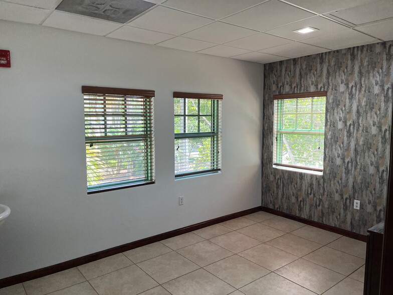 717 SE 2nd Ave, Fort Lauderdale, FL for lease - Interior Photo - Image 3 of 10