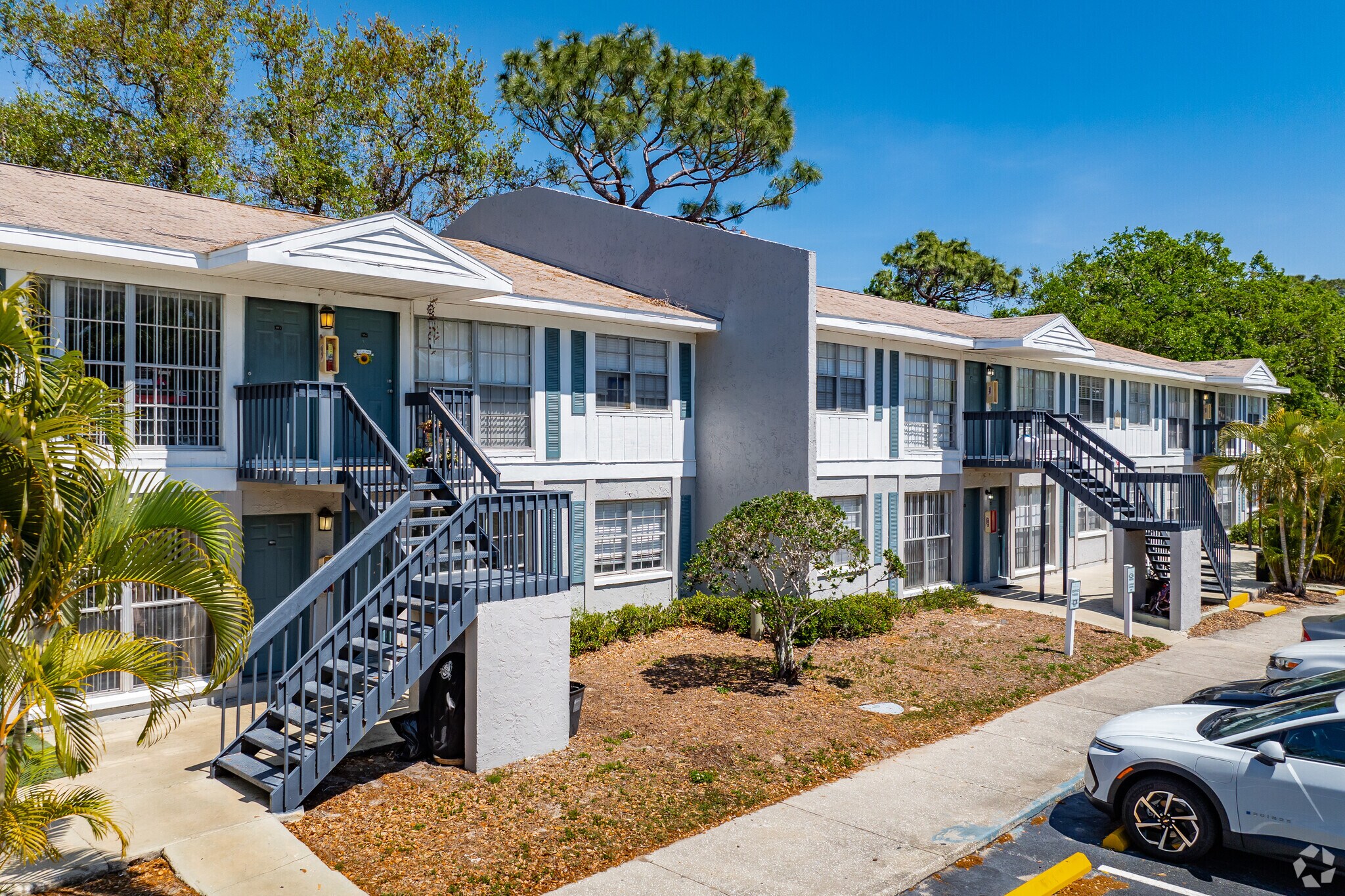 301 Seacrest Dr, Largo, FL for sale Primary Photo- Image 1 of 1