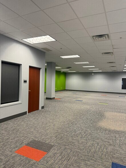 110-301 N Adams St, Green Bay, WI for lease - Interior Photo - Image 3 of 26