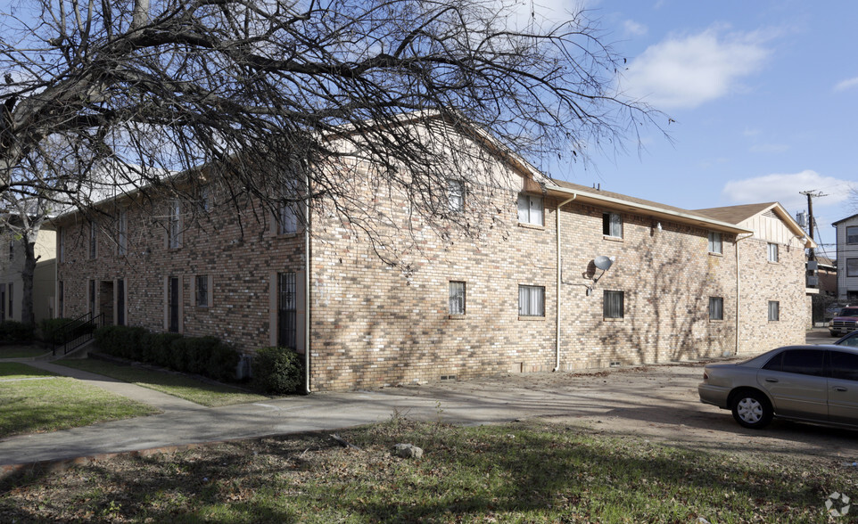 830 Lancaster Ave, Dallas, TX for sale - Primary Photo - Image 1 of 4