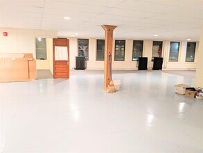 17 Eastern Ave, Saint Johnsbury, VT for lease Interior Photo- Image 2 of 12