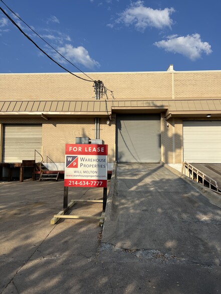 4825 Top Line Dr, Dallas, TX for lease - Building Photo - Image 2 of 5