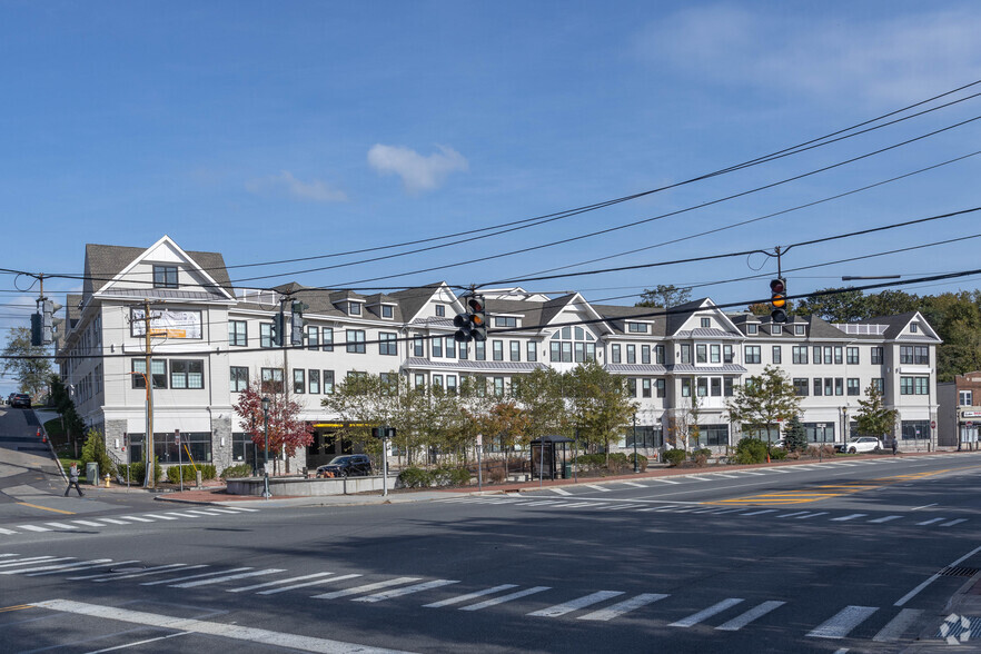 1000 New York Ave, Huntington Station, NY for sale - Primary Photo - Image 1 of 1