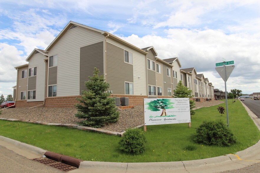 204 Colorado Blvd, Glendive, MT for sale - Building Photo - Image 1 of 1