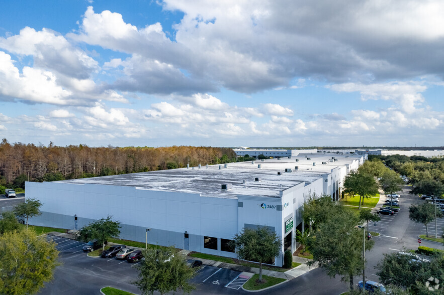 2487 Tradeport Dr, Orlando, FL for lease - Building Photo - Image 2 of 7