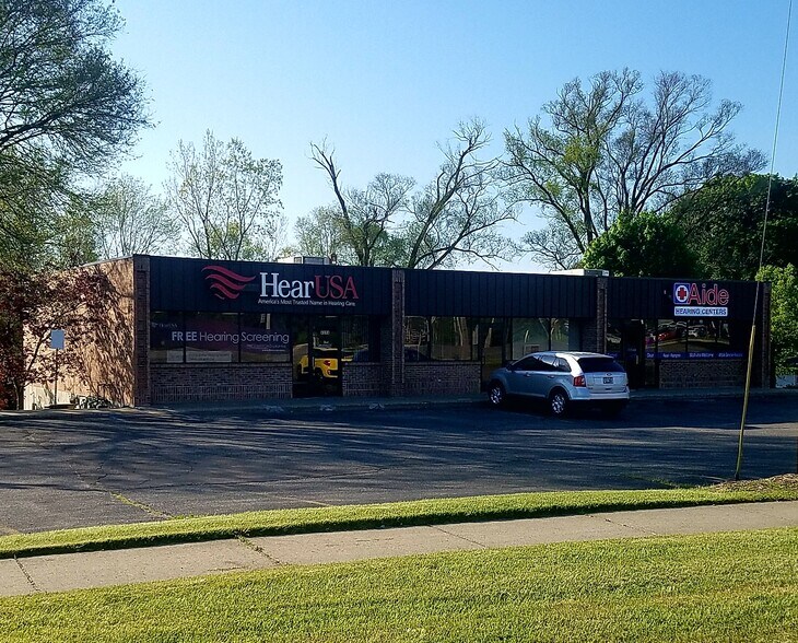 4598 Plainfield Ave NE, Grand Rapids, MI for sale - Building Photo - Image 1 of 1