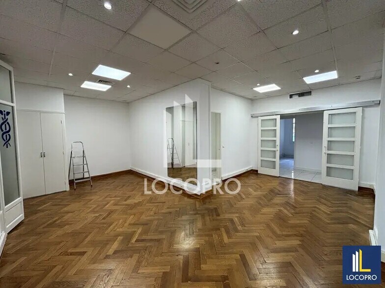 Office in Nice for lease - Interior Photo - Image 2 of 12