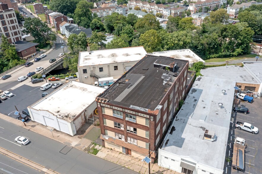 636 E State St, Trenton, NJ for lease - Building Photo - Image 2 of 14