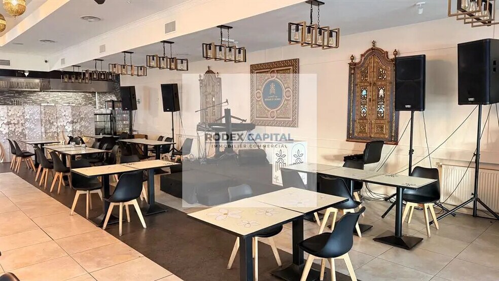 Retail in Créteil for lease - Building Photo - Image 2 of 5