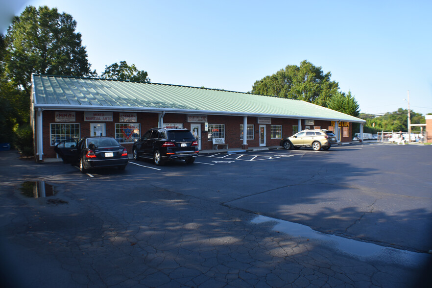 27 W Main St, Thomasville, NC for sale - Building Photo - Image 1 of 1