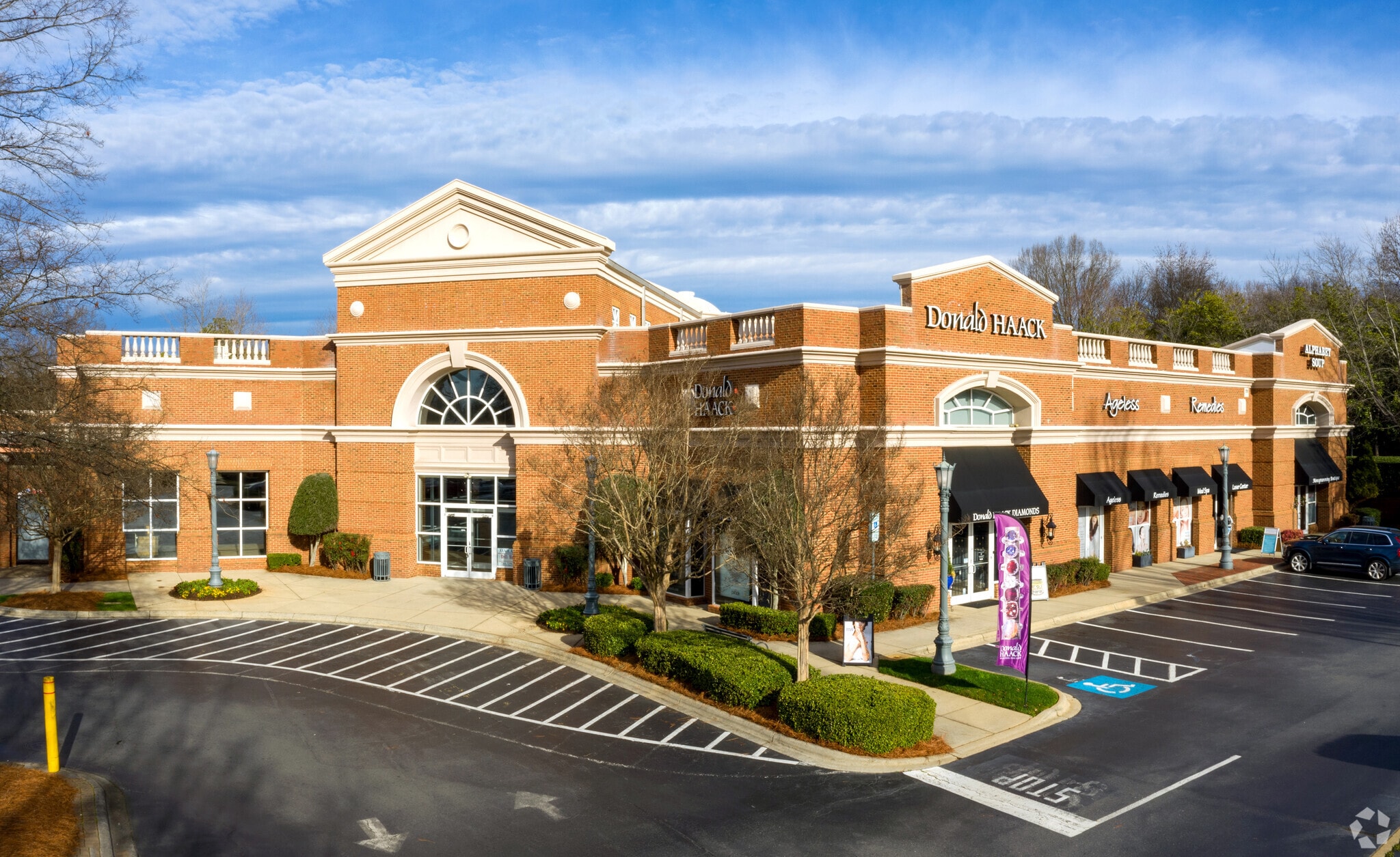 3908 Colony Rd, Charlotte, NC 28211 Morrocroft Village