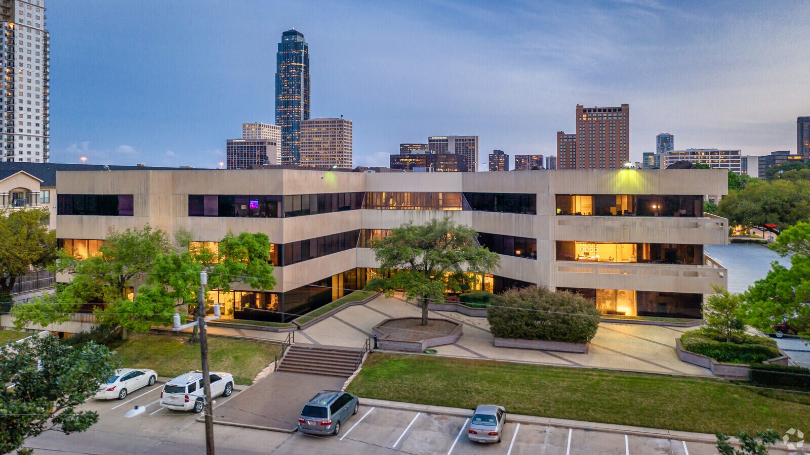 2121 Sage Rd, Houston, TX 77056 Sage Park Office Building