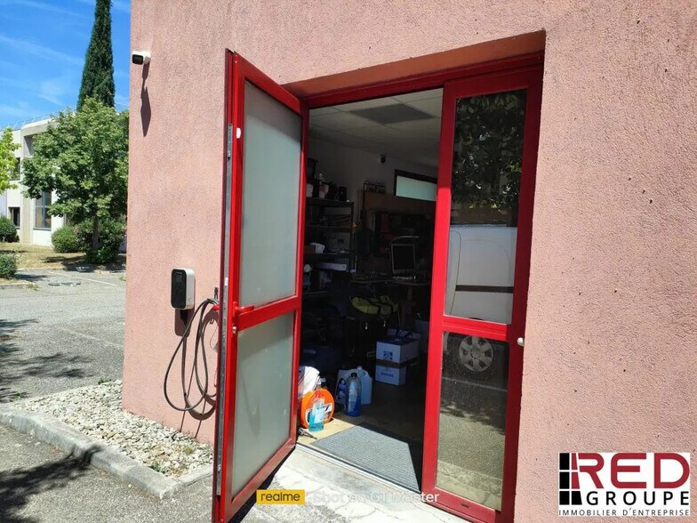 Office in Meyreuil for sale - Building Photo - Image 2 of 5