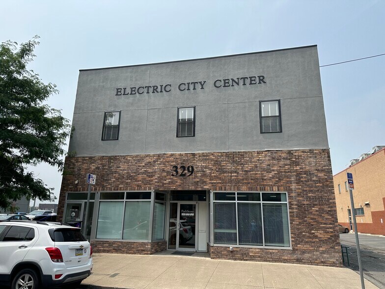 329 Penn Ave, Scranton, PA for sale - Building Photo - Image 1 of 11