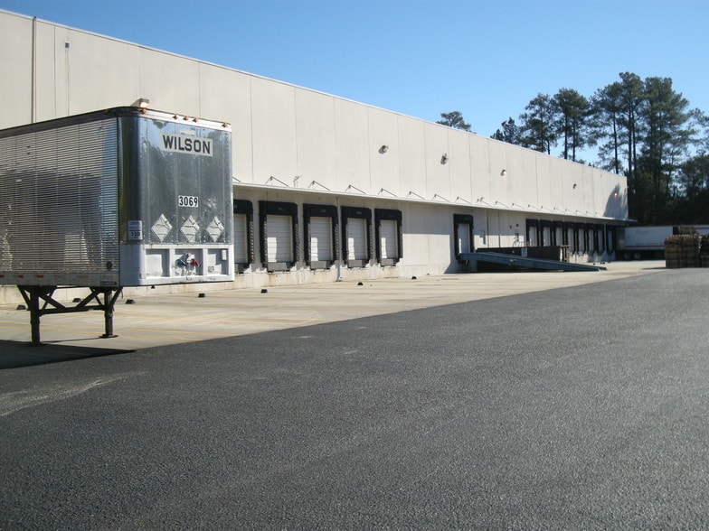 590 Assembly Ct, Fayetteville, NC for lease - Building Photo - Image 2 of 11